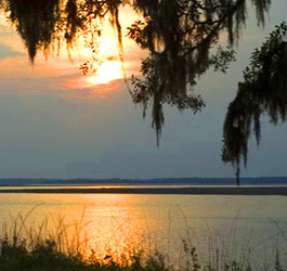 Lake at Crooked River State Park