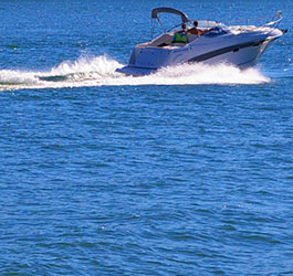 Fun Boating in Georgia lake